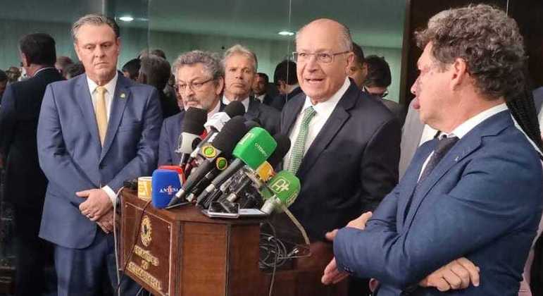 Geraldo Alckmin durante apresentação da PEC da Transição no Senado, nesta quarta-feira (16)