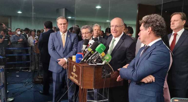 Geraldo Alckmin durante apresentação da prévia da PEC ao relator do Orçamento Federal