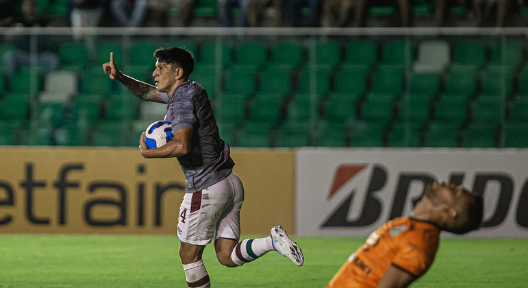 Germán Cano comemorando gol durante o duelo entre Oriente Petrolero e Fluminense, pela Sul-Americana