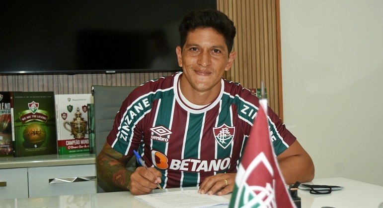 Germán Cano assinou contrato com o Fluminense até dezembro de 2023