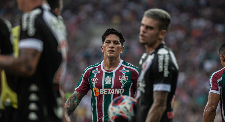 Germán Cano, atacante do Fluminense, em ação contra o Vasco