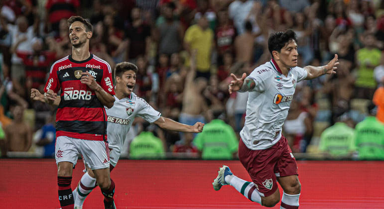 Fluminense vence o Flamengo em jogo com expulsões e confusão no fim