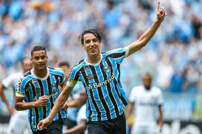 É difícil quando eles (Flamengo) resolvem jogar. Troféu para o Grêmio é a  Libertadores.' Derrota faz Renato 'desistir' da Copa do Brasil - Prisma -  R7 Cosme Rímoli