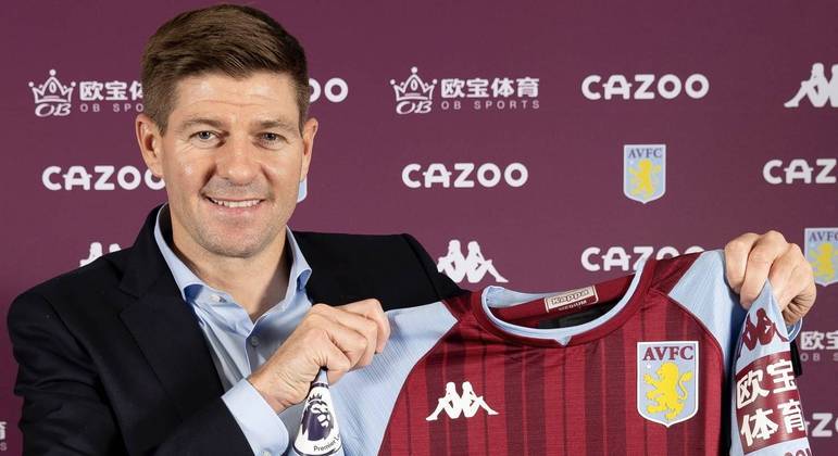 Steve Gerrard, lenda do Liverpool, assume comando técnico do Aston Villa
