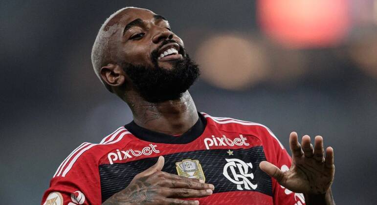 1. Gerson – Flamengo Em janeiro de 2023, depois de ficar um ano e meio no Olympique de Marseille, da França, o meio-campista Gerson voltou ao Flamengo por cerca de R$ 79 milhões 