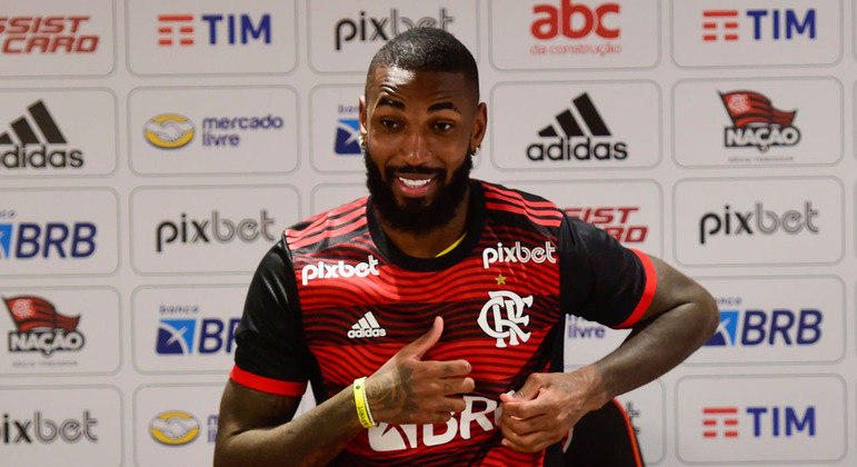 Gerson em apresentação no Flamengo