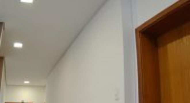 gesso acartonado - corredor com nicho em parede de gesso