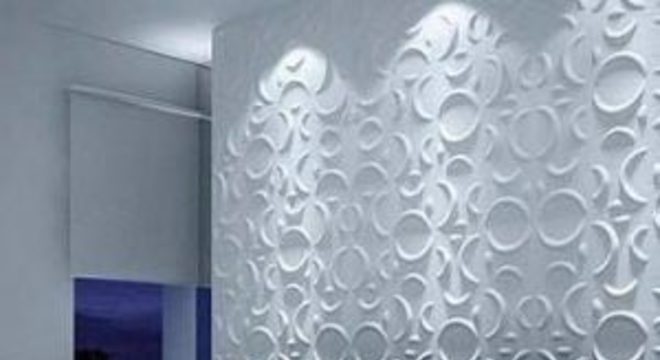 gesso acartonado - sala de estar com parede de gesso com painel decorado