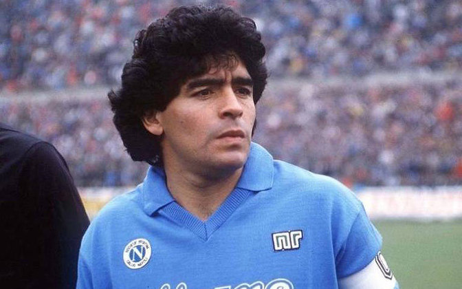 Gianinna Maradona, filha de Diego Armando Maradona, fez uma homenagem ao pai em sua rede social ao mostrar a foto de um portão com um desenho da lenda: 