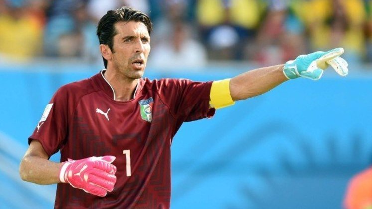 Gianluigi Buffon - Copa de 2014 (Brasil): a última Copa do paredão italiano também foi no Brasil, com a vexatória eliminação na fase de grupos, a segunda consecutiva da Itália.