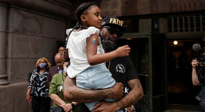 Gianna Floyd e Stephen Jackson, ex-jogador da NBA e amigo de infância de George
