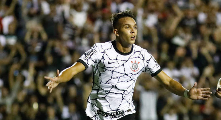 Giovane comemora gol pelo Corinthians na vitória contra o São José pela Copinha 