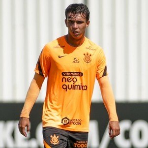 Giovane esteve no banco contra o Flamengo na noite de quarta