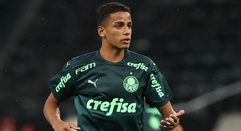 Giovani (Palmeiras) - Veloz e habilidoso, Giovani é um atacante de lado de campo que mostrou personalidade no profissional e se destaca nas categorias de base.