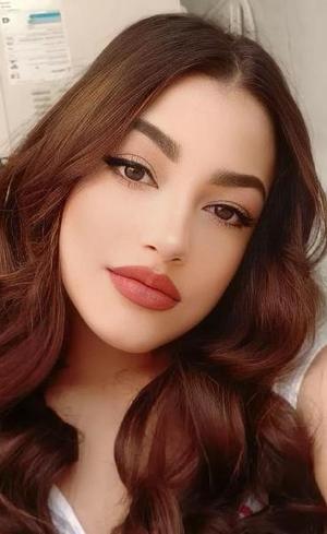 Giovanna Blasi, 21 anos, chegou a ser demitida do trabalho 
 (Arquivo pessoal)