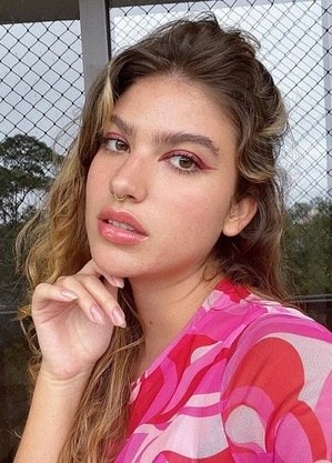 Giovanna Grigio está no elenco de "Perdida"