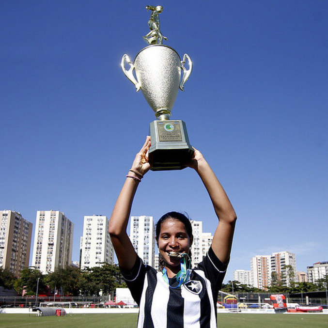 Giovanna Waksman é uma das joias das categorias de base do Botafogo