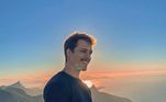 Na semana passada, o astro surpreendeu os fãs ao compartilhar o nascer do sol no Rio de Janeiro. O artista protagonizou foto de tirar o fôlego dos internautas. Na imagem, ele aparece sentado em uma pedra e exibe uma vista paradisíaca. 