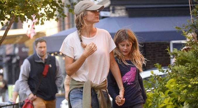 Gisele Bündchen foi fotografada com a filha em meio a boatos de separação