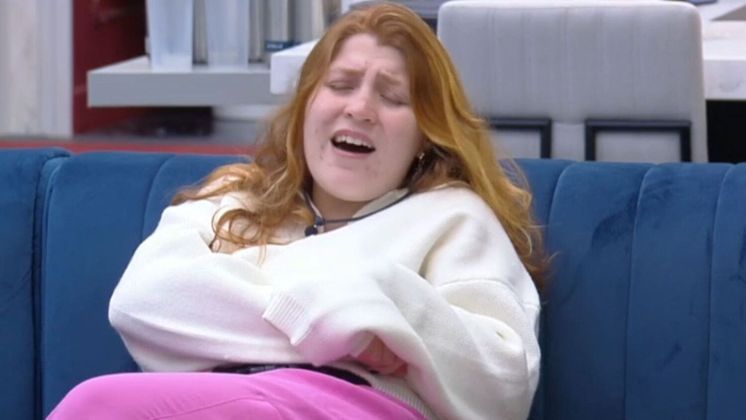Dona de uma linda voz, Giulia cantou (e encantou) ao soltar a voz com a música que gravou antes de entrar na Mansão e que leva o nome do reality show do nosso coração: A Grande Conquista! 