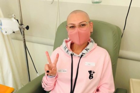 Giulliane em sua segunda sessão de quimioterapia