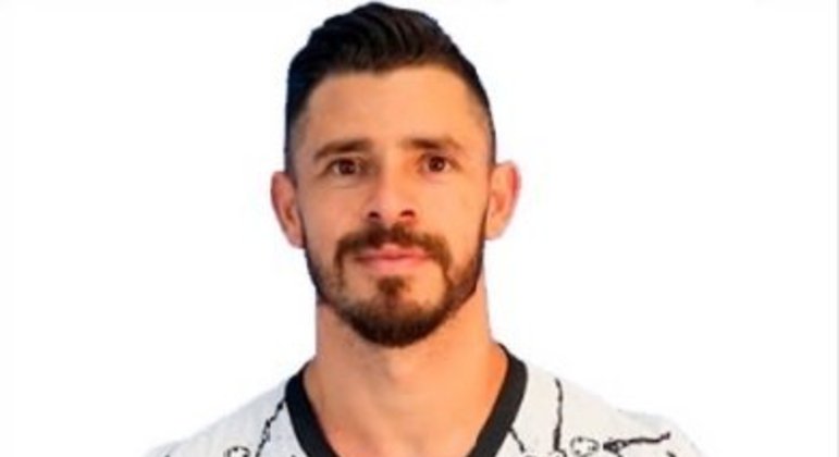 Giuliano - 5,5: Longe do ideal, pecou na criação das chances e pouco fez para ajudar os atacantes.