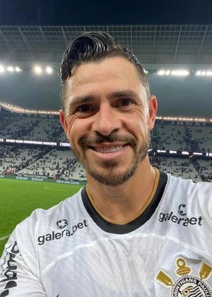 Giuliano em selfie após vitória do Corinthians na Copa do Brasil