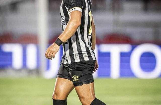 GIULIANO - Entrou na vaga de Rincón no intervalo e, 14 minutos depois, saiu machucado. SEM NOTA - Foto: Raul Baretta/ Santos FC.