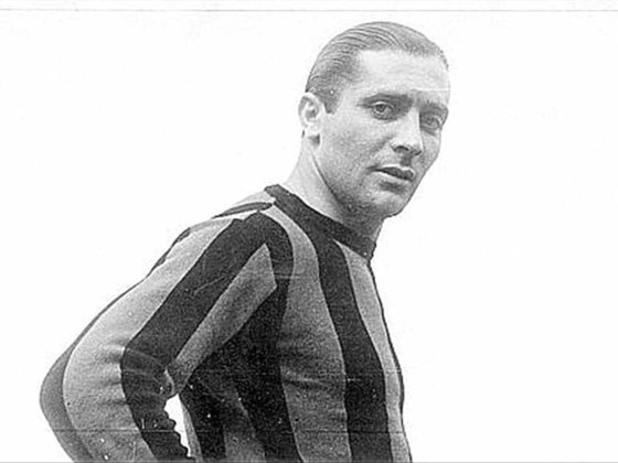 Giuseppe Meazza - Inter de Milão - Com 284 gols em 409 partidas, o atacante italiano se tornou o grande ídolo da Inter. Dessa forma, o clube apelidou o principal estádio de Milão, onde manda seus jogos, em sua homenagem. 