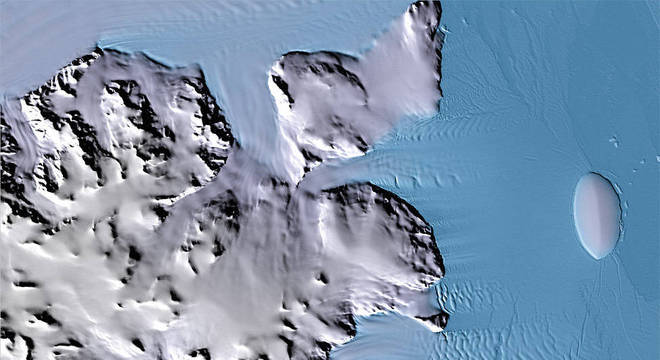 Glaciares às margens do Mar de Weddell na península da Antártida 