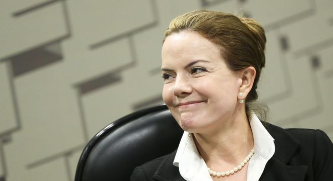 Gleisi Hoffmann e Paulo Bernardo são julgados no STF nesta terça-feira