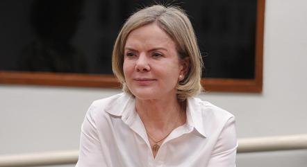 Deputada passou por exames nesta quinta (28)
