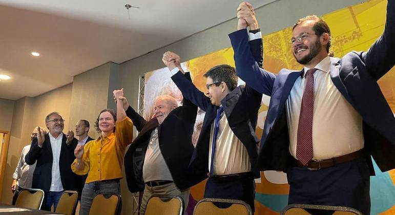 Gleisi Hofmann, Lula e membros da Rede Sustentabilidade durante ato em Brasília
