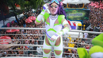 Gloria Groove pede desculpa por confusão e lamenta fim precoce de bloco em São Paulo