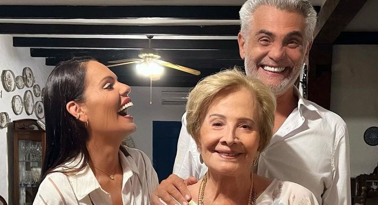 Atriz comemorou a chegada do novo ano ao lado de familiares no interior de São Paulo 