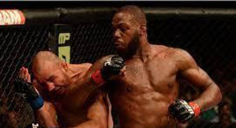 Há sete anos, Glover sofreu com Jon Jones no auge. Mas resistiu os cinco assaltos