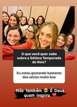 Autora e suas colaboradores: comemoração por Reis