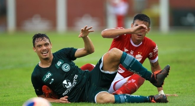 Goiás - Maike: Jovem atacante do Goiás, Maike marcou o gol da vitória do Esmeraldino contra a Aparecidense, fora de casa, por 2 a 1, pelo estadual. O tento foi feito aos 45 minutos do segundo tempo