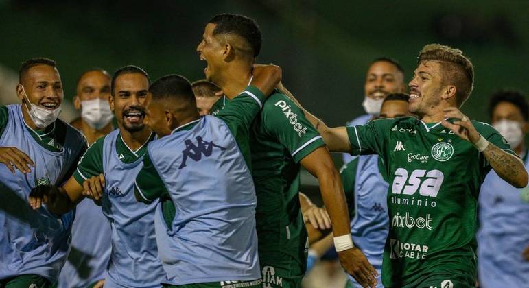 No último dérbi, Guarani goleou rival com direito a gol de Lucão do Break