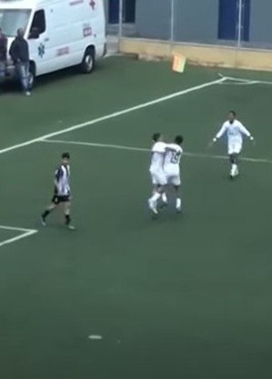 Jogadores santistas festejam golaço em São Bernardo