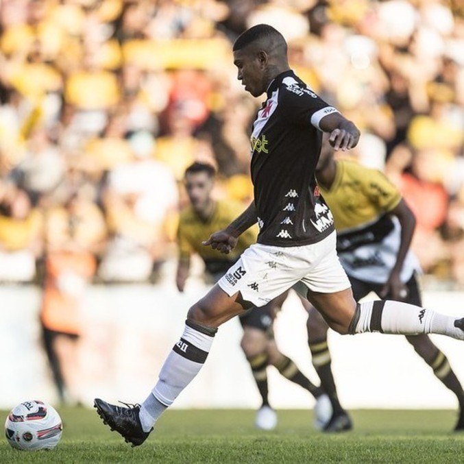 Raniel cobrou pênalti com perfeição na vitória sobre o Criciúma