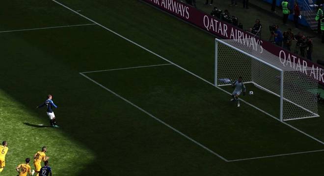 Griezmann cobra pÃªnalti para abrir o marcador para a FranÃ§a