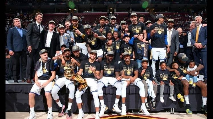 Golden State Warriors: 6 títulos - 1947, 1956, 1975, 2015, 2017 e 2018 (foto)