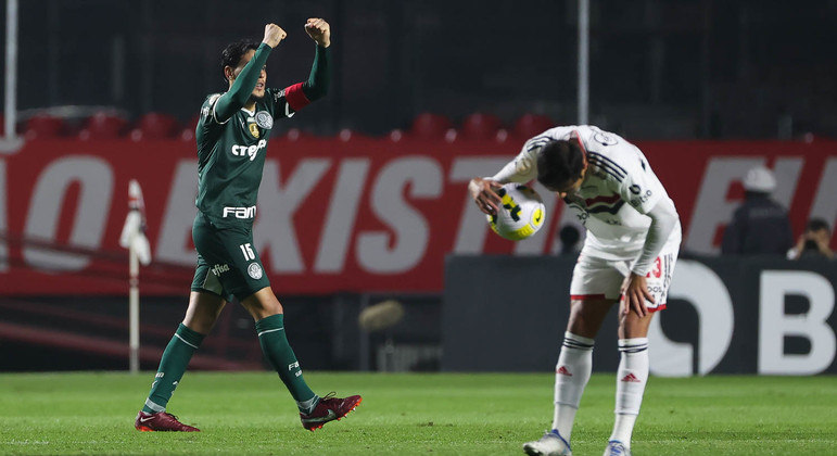Gustavo Gómez comemora seu 6º gol no Brasileirão 2022 diante do São Paulo no Morumbi
