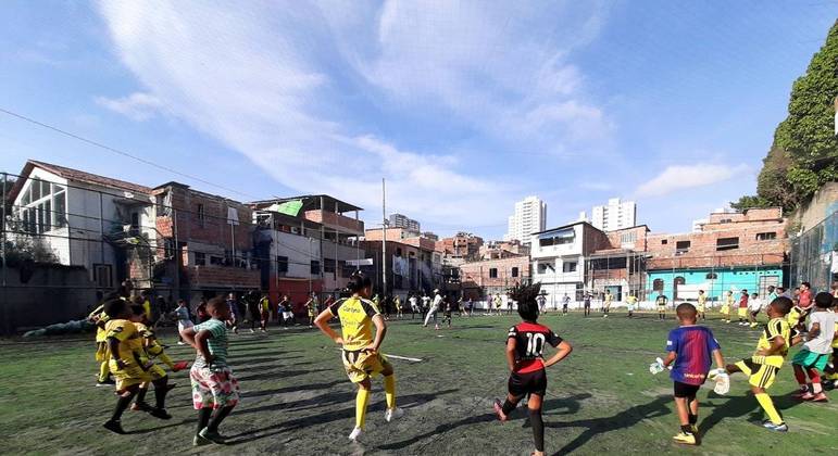 Filme mostra como o futebol conecta culturas