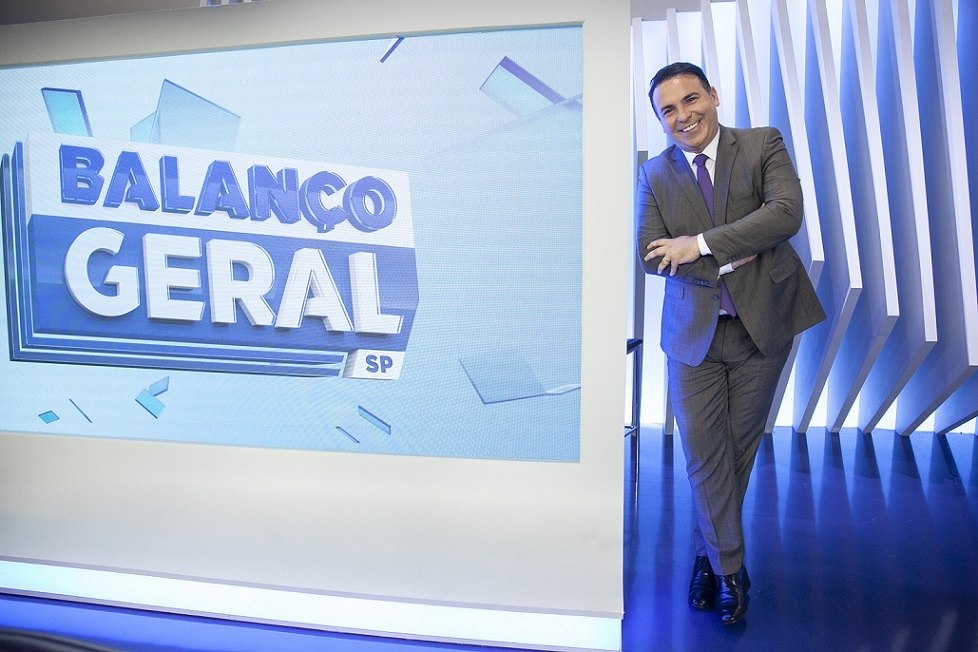 Gottino pronto para entrar em ação no belo cenário do 'Balanço Geral'
