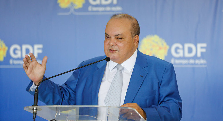 Governador do DF, Ibaneis Rocha, durante discurso em evento
