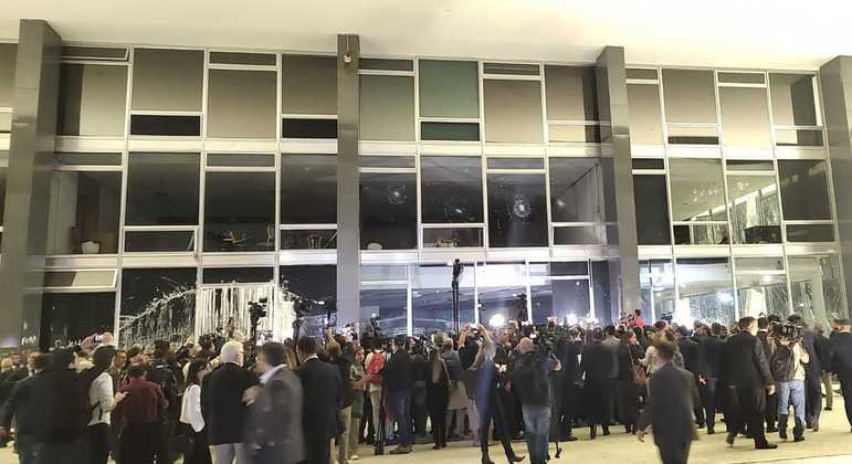 Governadores e representantes dos 26 estados e do DF em visita ao STF