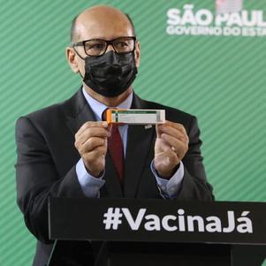 Dimas Covas, diretor do Butantan, durante apresentação dos dados