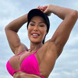 Gracyanne Barbosa mostra detalhes de barriga chapadíssima (Reprodução/Instagram)